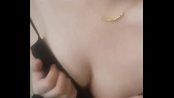 粉墨人生-白领在休息室的沙发上偷偷自慰