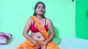 देवर ने भाभी को चूत खुजलाते हुए देखा तो पकड़ कर उसकी चुदाई कर दी