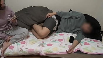 僕のちんこを欲しがる彼女。騎乗位で腰を激しく上下に動かしてイク。
