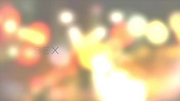 小柄な赤毛の熟女エスコートが匂いに取り憑かれたオタクにマンコ舐めとハードコアセックスのために雇われた