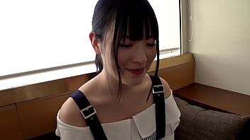 綾○は○か激似！！制服リフレで働く癒し系JDユキナちゃん！！これでまだ19歳？！裏オプで磨いたフェラはマジ神業！！