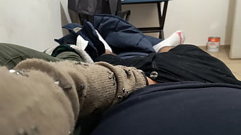 学校の授業に合格するために先生にオーラルセックスをします！若くて純真な私が素人動画を作ります！さらに多くのコンテンツを購読するには
