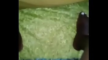 妻は家で一人でオナニー、夫は旅行中