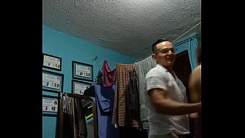義理の妹はいつもパーティーから帰ってきて、すごく興奮しています。どうしたら彼女に部屋を貸せるでしょうか? 彼女はいつも喜んでセックスをしてくれます。何でもやらせてくれます。私が彼女を録画し始めたときも、彼女は何も言いませんでした。