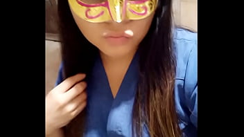 ナースポルノ!!余裕を持って！！これは、幸せそうにレゲトンを歌い、セクシーな体に触れながら帰宅した看護師の完全なビデオです。無料の本物のポルノ。この女性の膣はとても興奮しています