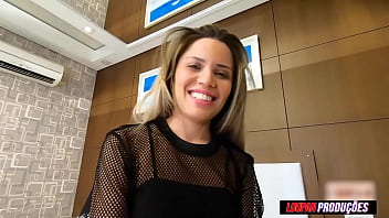 彼女のマンコとお尻を与えるエッチなブロンド |ミナスジェライス州のヤスミン | LPプロダクションズ
