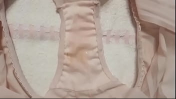 大晦日の後の、私のいやらしい濡れたパンツ。