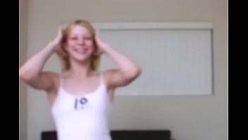 LEAH LUV 矯正器具をつけたかわいい 19 歳の女の子 巨大なコック ハメ撮り フェラ イマラチオ フェイスファックと顔射 - すごい！あ