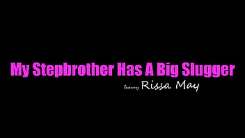 BrattySis Rissa May は野球はできないが、継兄のチンポでホームランを狙うことはできる - S29:E1