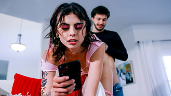 パーティーに出かける前にフリーユースを楽しむ友人たち - ファックエニータイム