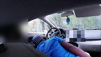 スラム街に車を停めて、シカゴ市の境界線から70マイル離れた場所で働く女の子にペニスをしゃぶってもらいました