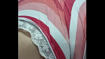 もう寝ようと思ったのですが、彼らが私に何か言い始めて、パンツが濡れてしまいました。
