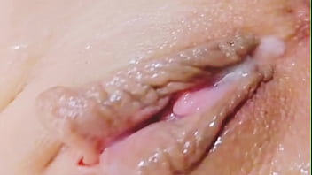 彼女はそれに耐えられず、快感で失神しそうになった - 中出し