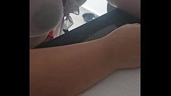 教授は私を家に招待します、それがどのように終わるかを見てください