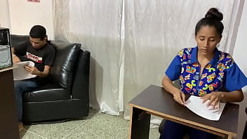 follo con la profesora para que me suba las notas y no poder reprovar el año escolar
