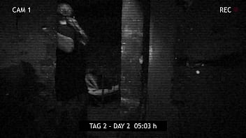 48 時間刑務所エクストリーム 2 日目 – サラは疲れ果てるまで裸で朝の体操をしなければなりません (予告編)