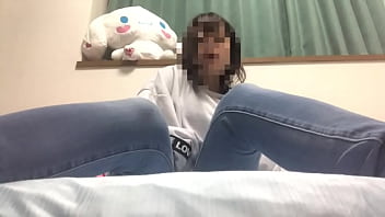 彼氏が寝ている間にとなりの部屋でオナニーしました。 ももか感じてしまいました。