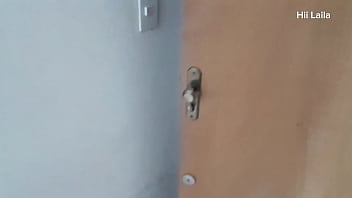 私がクラブから帰ってきたのですが、彼は私から手を離すことができませんでした。