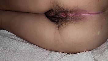 私の継娘はこんなにも簡単に自分に触れられることを許してしまうのです