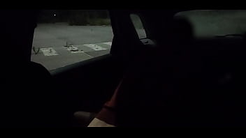 フランス人ドッギング - 公共駐車場で妻が潮吹きして盗撮者とセックス - 見知らぬ人に捕まる - MissCreamy