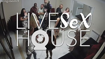 LiveSexHouse のトレーラーをご覧ください。24/7 ワールド セックス チャンピオンシップ