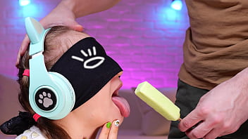 私は勇敢です!友達がアイスクリームで私をだまして、私は困りませんでした！味覚の勝負は計画通りに進まなかった）