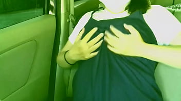 店の駐車場に止めた車の中でオマンコを弄られ嫌がる人妻：フル動画はこちら→https://www.xvideos.red/channels/aika-frau