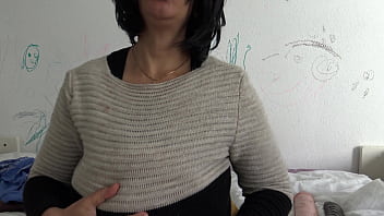 マルセイユで黒人移民に妊娠させられたフランス人熟女妻