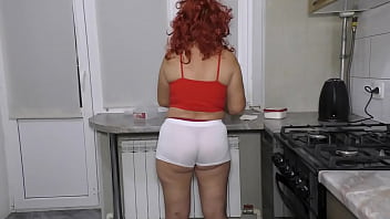Mature stepmom is proud of her elastic ass and allows her to fuck in anal