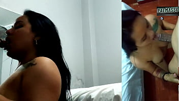我的小嘴继妹吃掉了他的整个鸡巴，我想再次操她，每次我们单独在家的时候