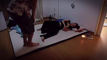 酔った美人同僚をお持ち帰りエッチな雰囲気になり勢いで巨根挿入したら感じまくりで腰振りが止まらず痙攣絶頂　ハメ撮り　騎乗位　巨乳　喘ぎ声　かわいい　素人　カップル　投稿　個人撮影　日本人　えむゆみ