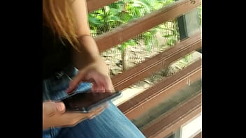 我在公園遇到一個單親媽媽，我欺騙了她，還給了她錢，讓她操了好幾次
