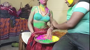 第一次和邻居妻子庆祝印度洒红节