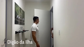 Hotwife は マッサージ で om 2 を潮吹きさせます
