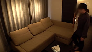 オ●ンチンをイジメながら愛液溢れるマ●コ擦り付けて自分も気持ちよくなっちゃうスケベっぷりに1回戦じゃ終われない連続中出し！