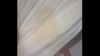 いたずらなエヴィニャとリチャードがおもちゃのように熱くセックス