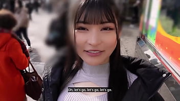 【英文配音】想当偶像声优的极美巨乳受虐女友被中出！ 一个女孩和她的虐待狂男友的第一次 POV 性爱！