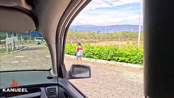 お金と引き換えに一人で道を歩いていた18歳のラティーナとの本物のセックス