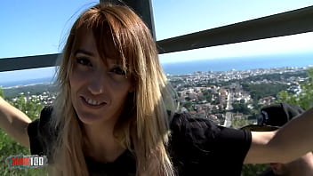 フランスの熟女シーナ・アックスがスペインの俳優とアナルセックス