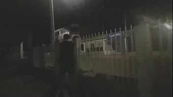 見知らぬ人が私の家に盗みに入ってきて、お尻に中出しするまで私を犯してしまいました。彼がすぐに戻ってくることを願っています。