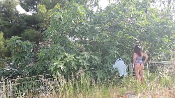 熟女のスカートを見て！おまんこが見えましたか？