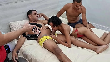 複数の男達にチンポとミルクをたっぷり飲まされる寝取られ記録で公開された人妻の舞台裏
