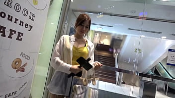 このビジュアルでこのエロさ、反則級！！マネキンのようなギャル！！完璧な美貌と水着が映える見事なクビレの極上ボディ！！Part1