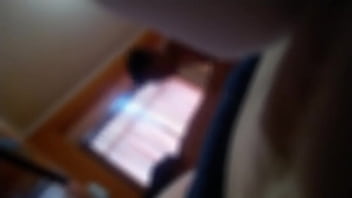 夫が私の部屋に隠しカメラを置き、彼の友人が私をどのようにセックスするかを見てください
