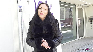 ドイツスカウト - 完璧なドイツのラテン系若い女性カラメラデルXがキャスティングファックのためにピックアップ