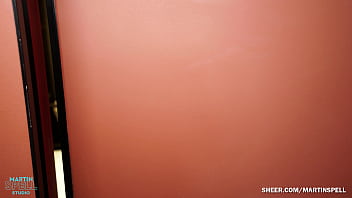У моего соседа отключили воду. Она пришла купаться ко мне домой и занялась страстным сексом.