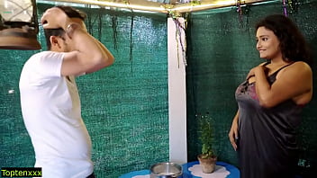 بائع الحليب الملاعين على جميلة bhabhi! قرية بهابهي الجنس