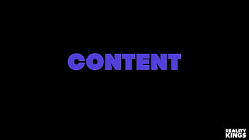 美しいメーガン・フィオーレがルームメイトの幸運な彼氏と彼女の知らないところでセックス - REALITY KINGS