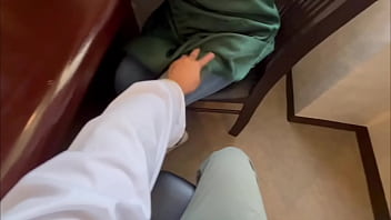 【オーナーのチンポ気持ちぃです…】bar開店前にアルバイトの女子◯生とオーナーが密着SEX。ジーパン半分脱がせて◯される姿が抜ける。