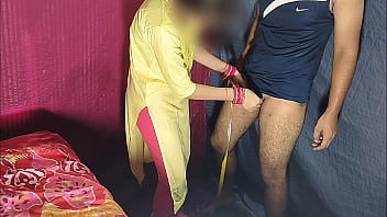 内気なが隣人に激しく犯されるデシ HD セックス ビデオ (ヒンディー語音声付き)